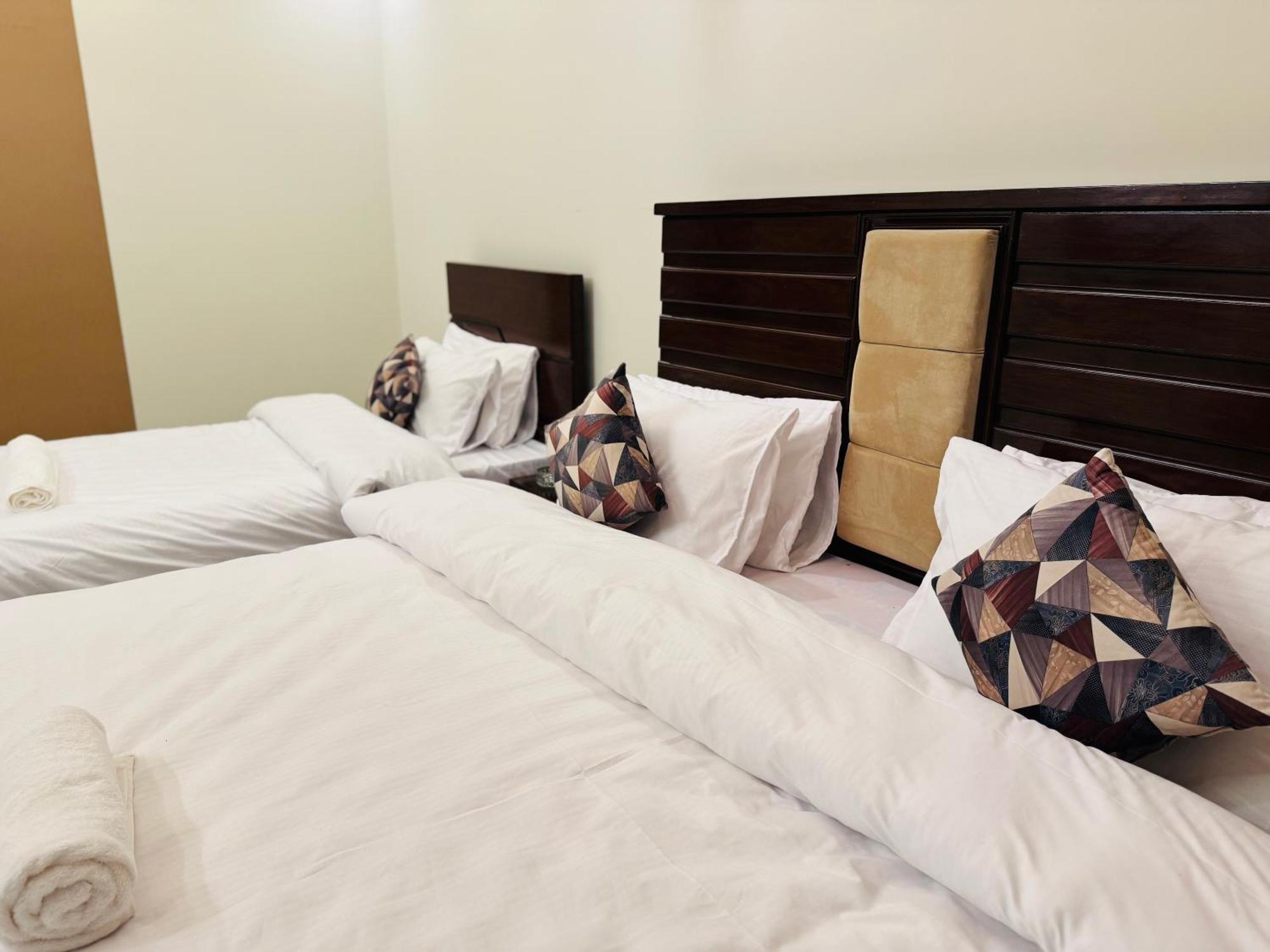 Sunrise Residence D1 Islamabad Esterno foto