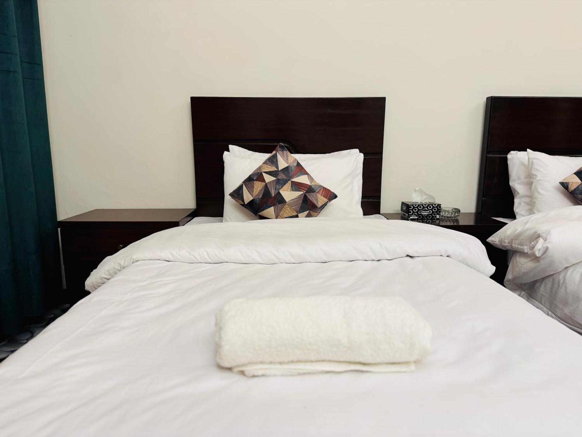 Sunrise Residence D1 Islamabad Esterno foto